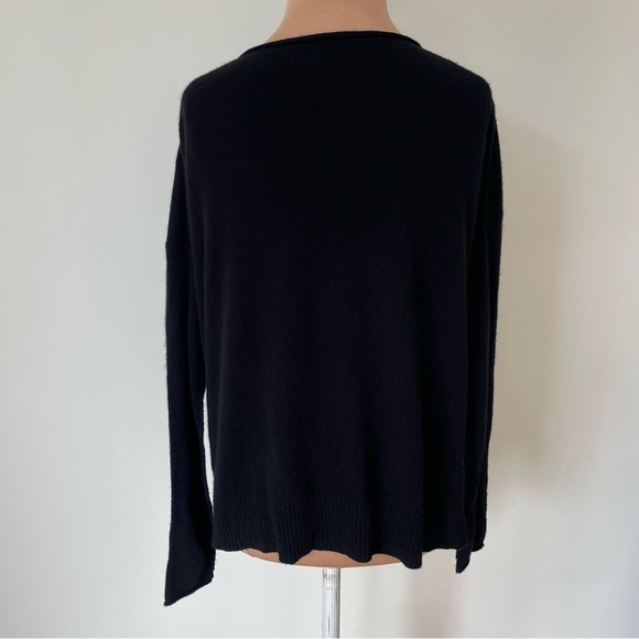 NILI LOTAN Scoop Neck Asymmetric Side Slit Black Cashmere Sweater EUC Size XS - Picture 3 of 8